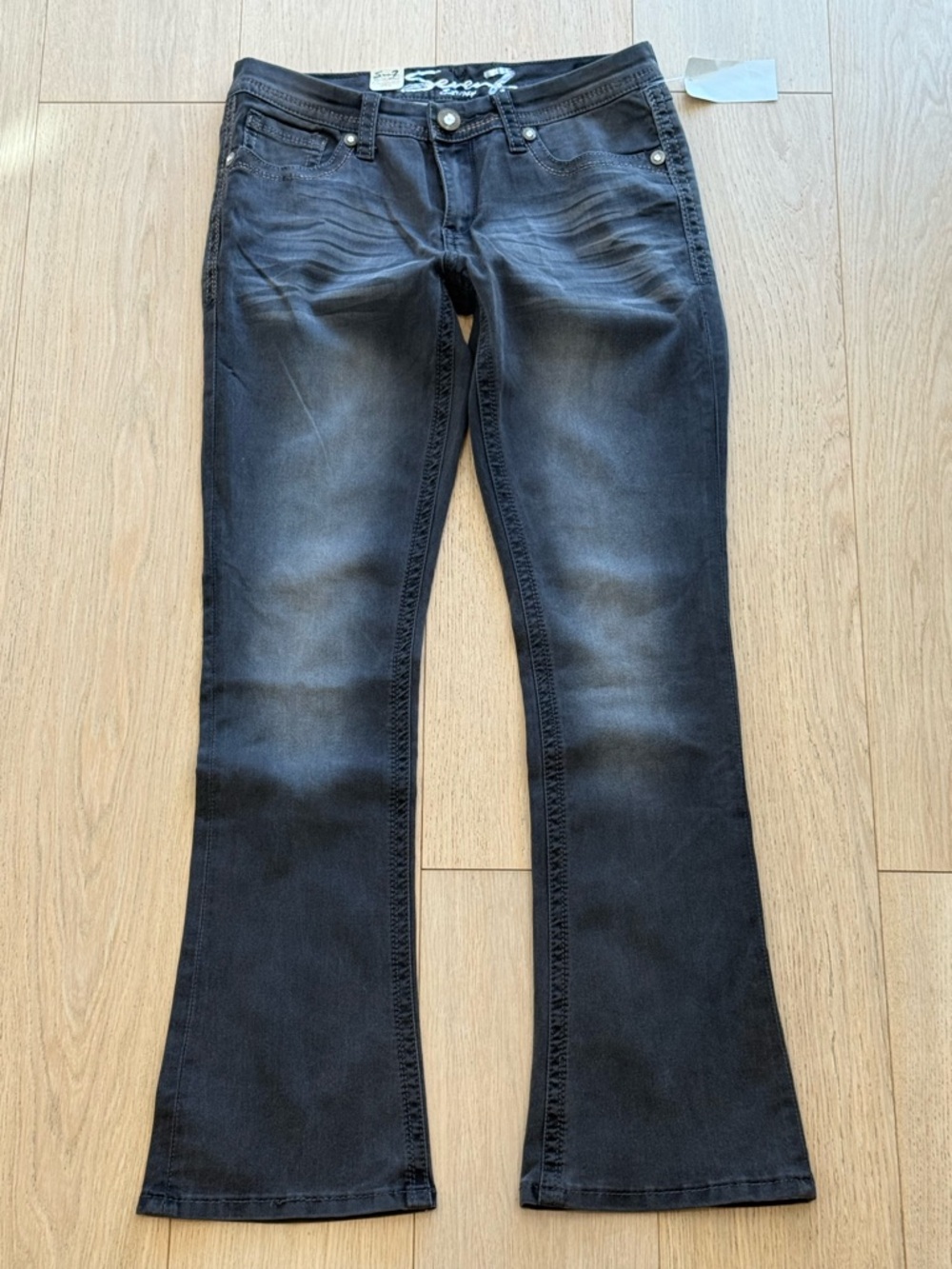 Seven7 Flare Jeans Embellished Back Pockets Y2K Women’s Size 10